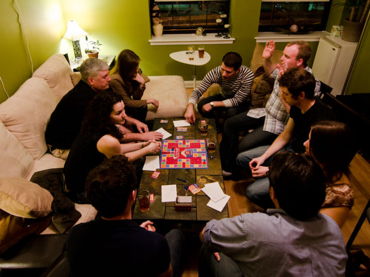 How To Host A Game Night? – Things To Keep In Mind