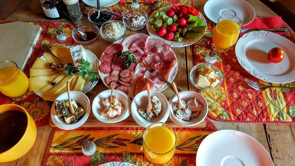 How to Host a Brunch Party?