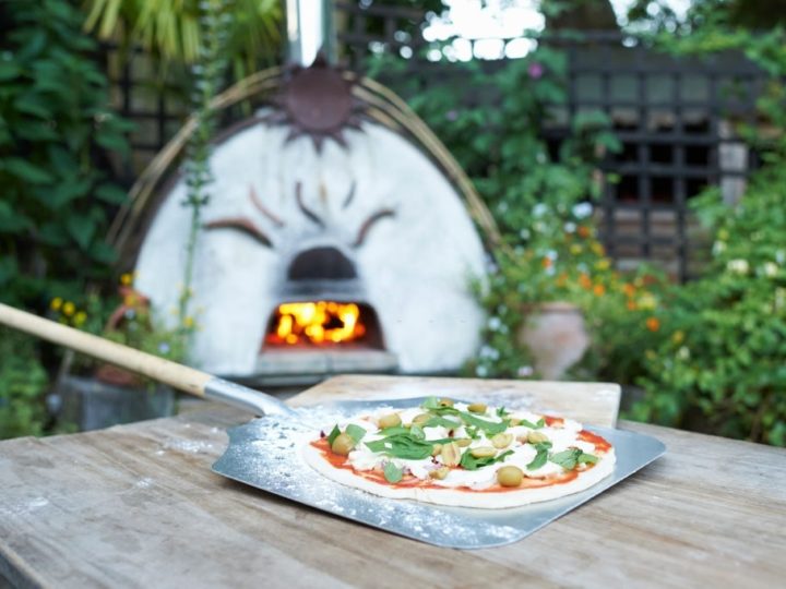 Easy Step By Step Guide On How To Build An Outdoor Pizza Oven